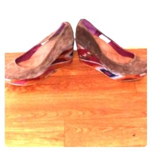 Brown suede southwest print wedges